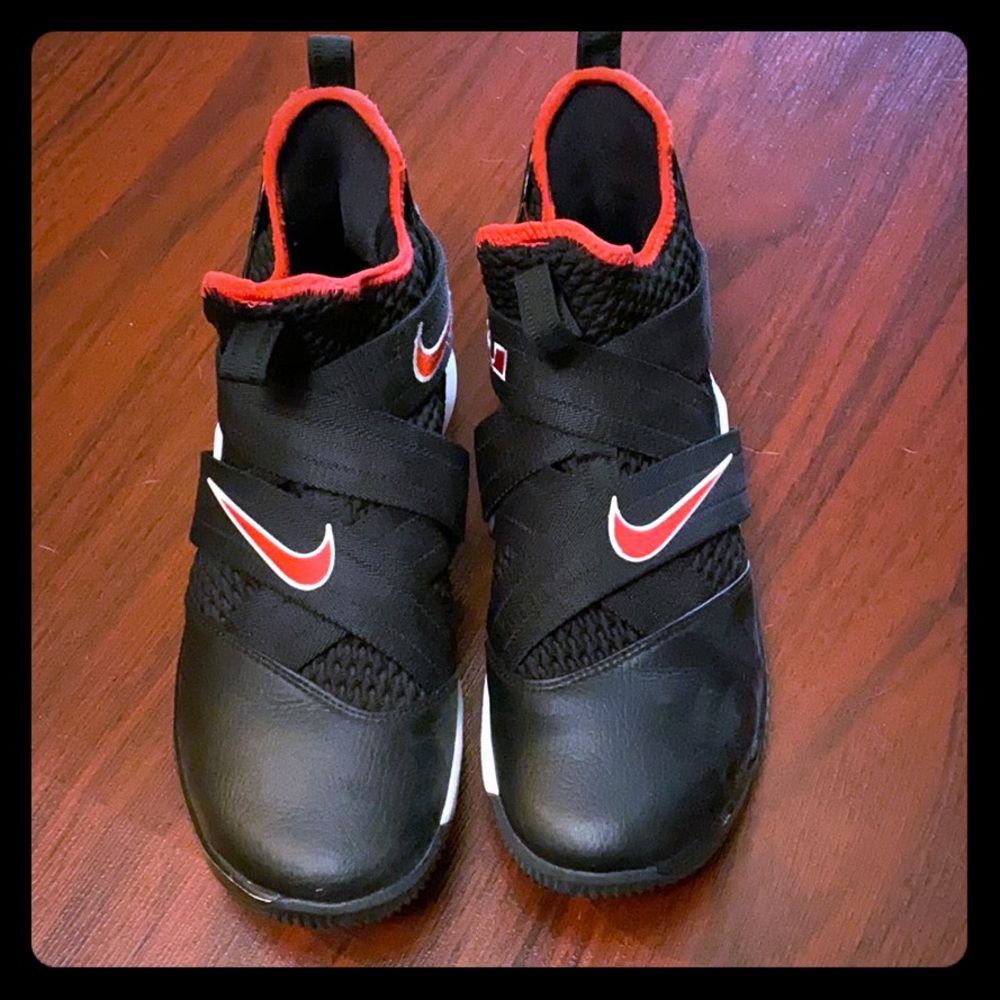 Nike Men’s Zoom Lebron Soldier XII Basketball